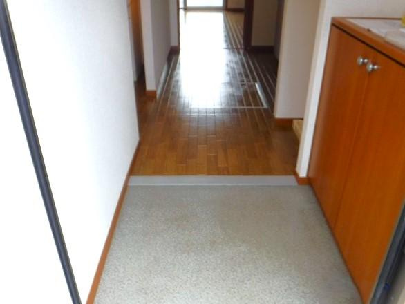 フィオーレ千城台の玄関