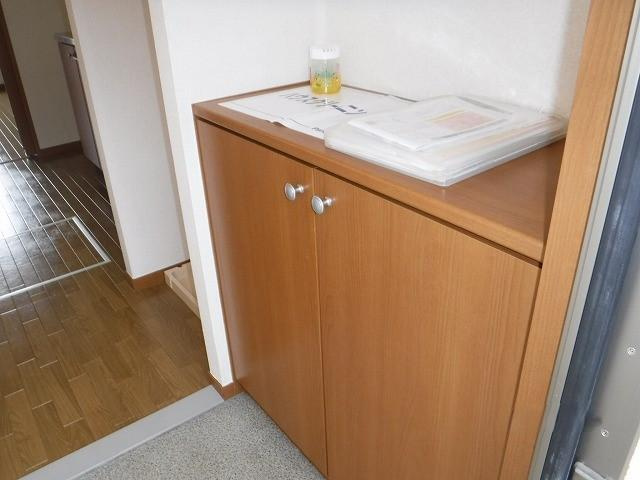 フィオーレ千城台の玄関