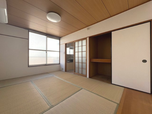 ハイツ伊東の居間・リビング