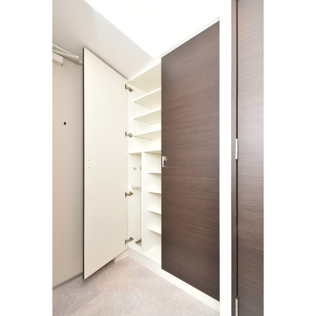 エステムコート大阪WESTⅡの玄関