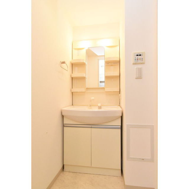 ルクレ阿波座レジデンスの洗面所