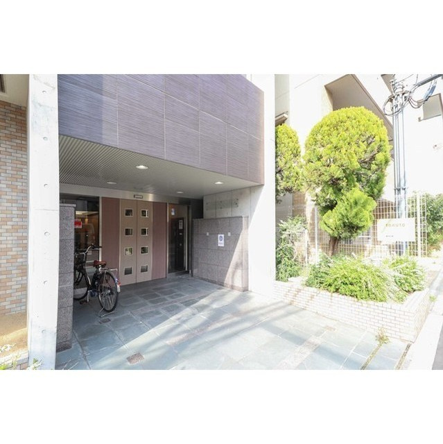 ゼニスレジデンス難波南のエントランス