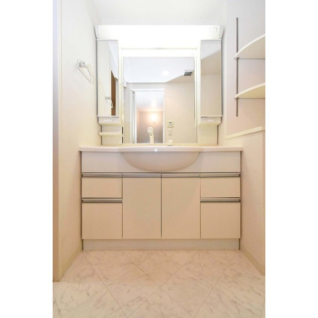 ルクレ阿波座レジデンスの洗面所