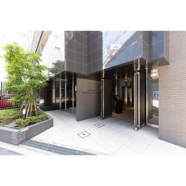 エスリード難波ザ・ゲートのエントランス