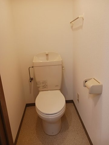 アヴェニールＮＩＳＨＩＫＩのトイレ