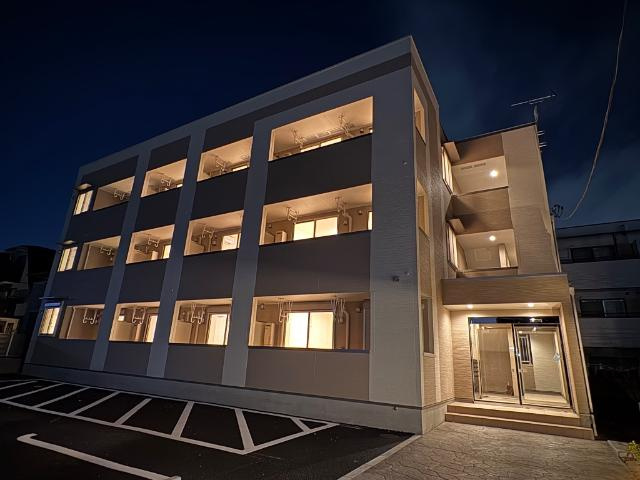 ヴェリテの外観|外観写真（夜）