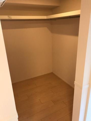 グランツ歌里の収納|ウォークインクローゼット