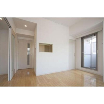 【居間・リビング】 | パークアクシス御徒町 | ※写真は同タイプ住戸です。