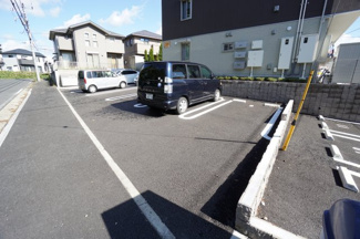 【駐車場】
