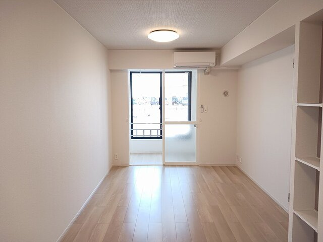 ソレイユ・トナミⅠの居間・リビング