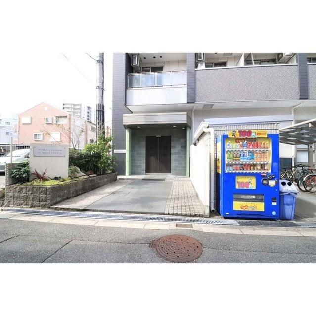 十三本町ウインズマンションⅡのエントランス