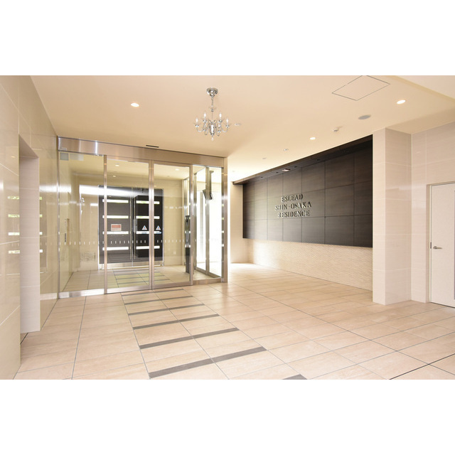 エスリード新大阪レジデンスの居間・リビング