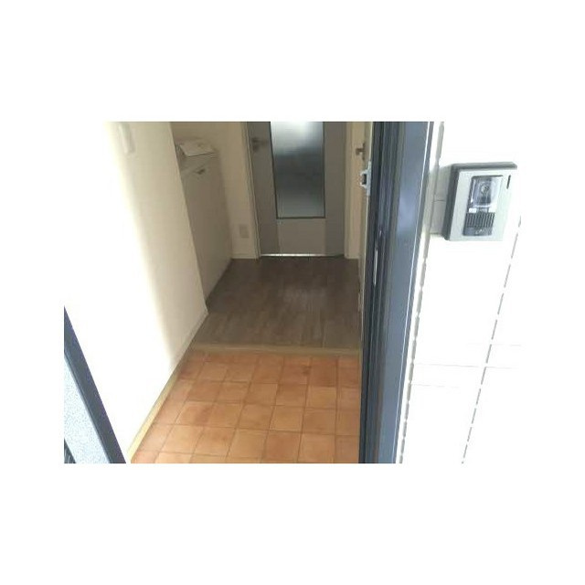岐阜市高田４丁目のアパートの玄関