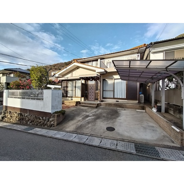 諏訪山1丁目貸家の外観