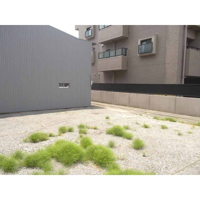 岐阜市金宝町３丁目の駐車場の駐車場