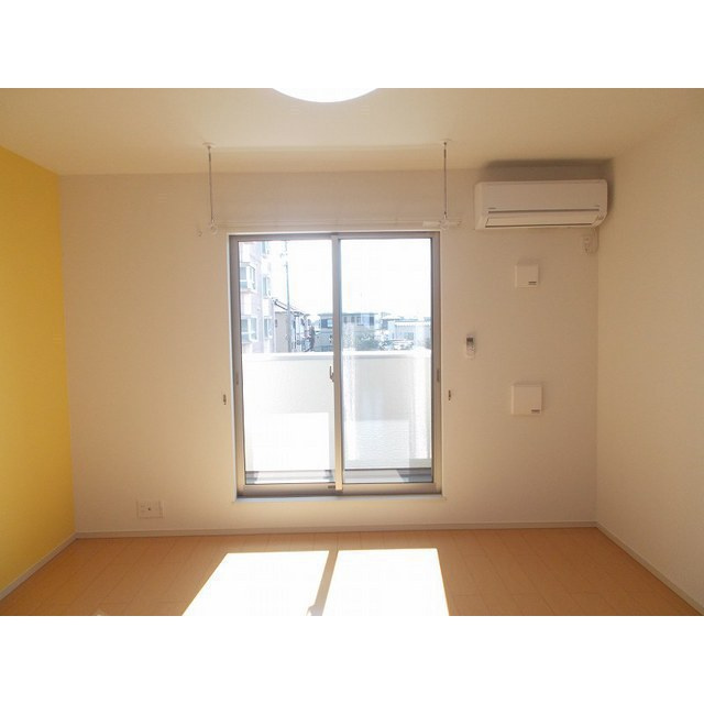 セレ－ノ　Ｂ(柳津)の居間・リビング