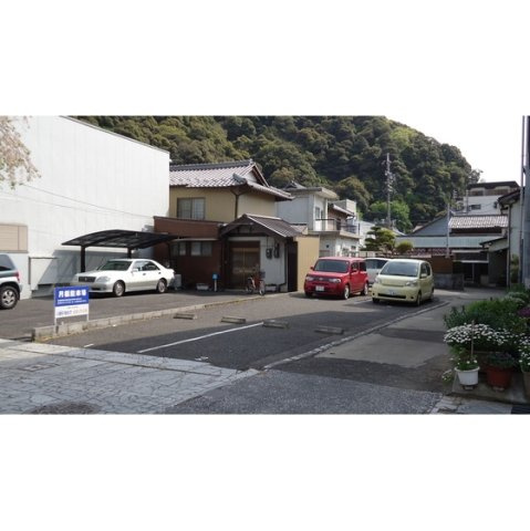 伊奈波通１丁目駐車場