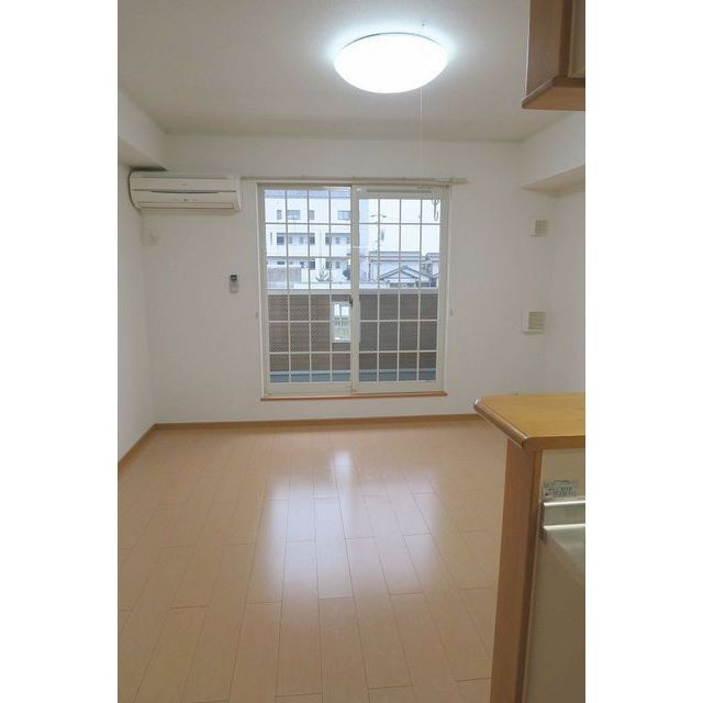 クリアネスＪの居間・リビング