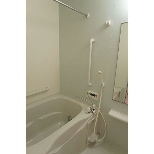 クリアネスＪの浴室