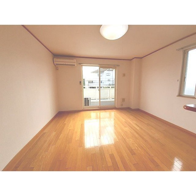 セレーノＡ･Ｂの居間・リビング