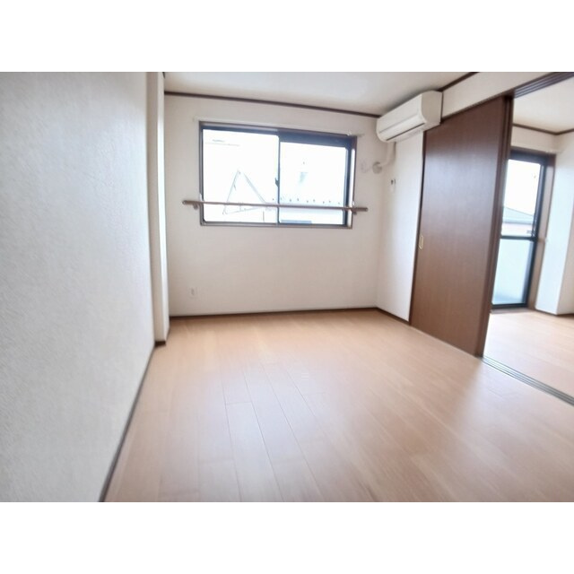 コートハイム浅井Ａ・Ｂの居間・リビング