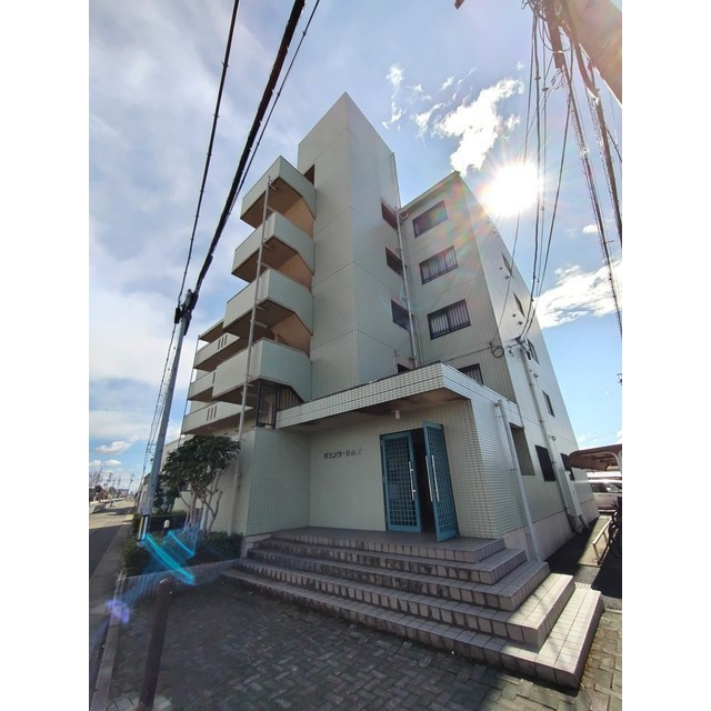 羽島郡岐南町平島８丁目のアパートの外観