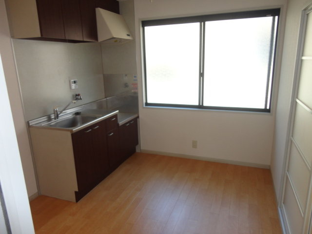 ボナール高塚台の居間・リビング