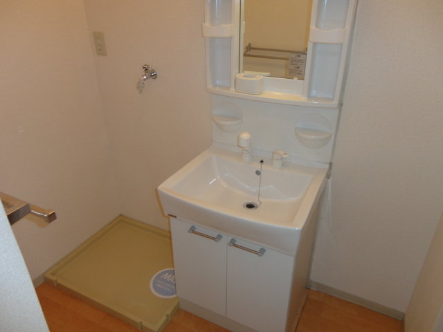 ボナール高塚台の居間・リビング