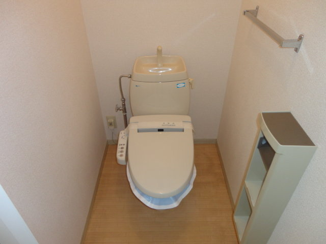 ボナール高塚台の居間・リビング