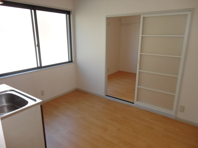 ボナール高塚台の居間・リビング