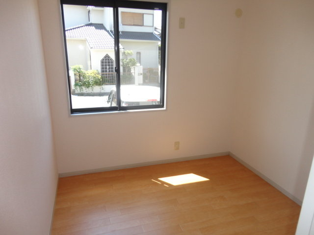 ボナール高塚台の居間・リビング