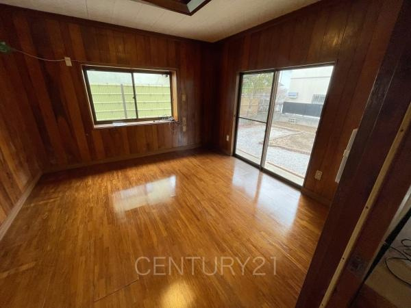 伊勢崎市境美原中古の洋室|１階洋室です。