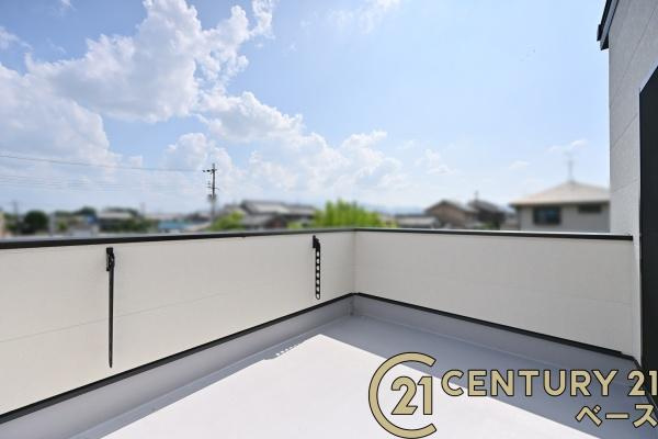 北葛城郡広陵町南郷 ／新築一戸建のバルコニー|■現地撮影写真■日当たりのよいバルコニー！洗濯物もよく乾きます！
