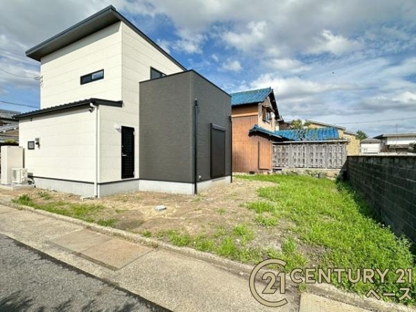 北葛城郡広陵町南郷 ／新築一戸建の庭|■現地撮影写真■広くて開放的なお庭でゆったりプライベートな時間を満喫！