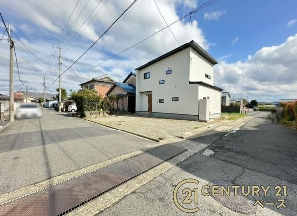 北葛城郡広陵町南郷 ／新築一戸建の前面道路含む現地写真|■現地撮影写真■敷地と道路の高低差が少なく駐車もスムーズです！