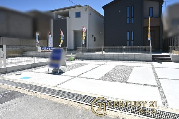 リーブルガーデン片岡台 １号棟 ／新築一戸建の駐車場|■現地撮影写真■駐車スペースです！