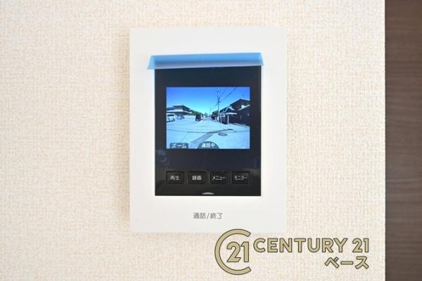 リーブルガーデン片岡台 ２号棟 ／新築一戸建の内装|■現地撮影写真■ＴＶモニター付きインターホンで防犯対策もバッチリ！来客も一目でわかり安心です！