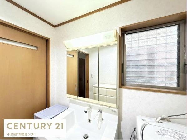 【独立洗面台】 | 酉島６丁目　中古戸建 | ※画像は家具、小物を削除加工済み