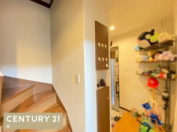 海南市且来　中古戸建の玄関