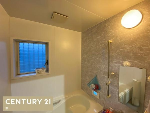 海南市且来　中古戸建の浴室