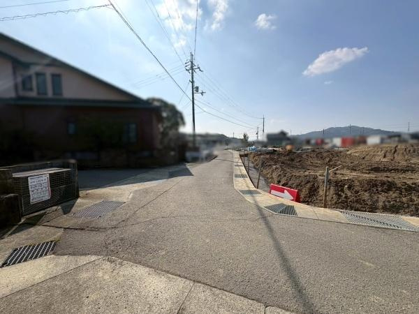 桃山町市場分譲地（6号地の内容）の前面道路含む現地写真