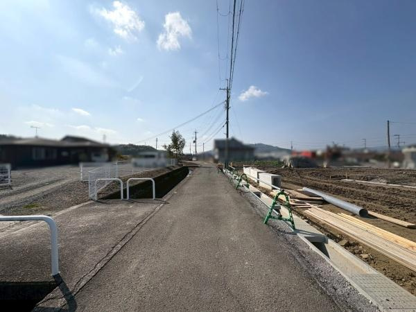 桃山町市場分譲地（6号地の内容）の前面道路含む現地写真