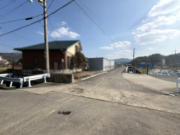 桃山町市場分譲地（6号地の内容）の前面道路含む現地写真