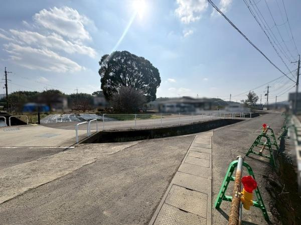 桃山町市場分譲地（6号地の内容）の前面道路含む現地写真