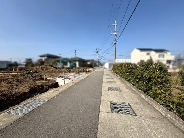 桃山町市場分譲地（6号地の内容）の前面道路含む現地写真