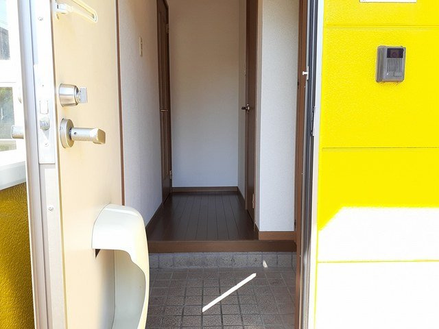 シェル・プラース　Ａの玄関|毎日通る玄関はこちらです