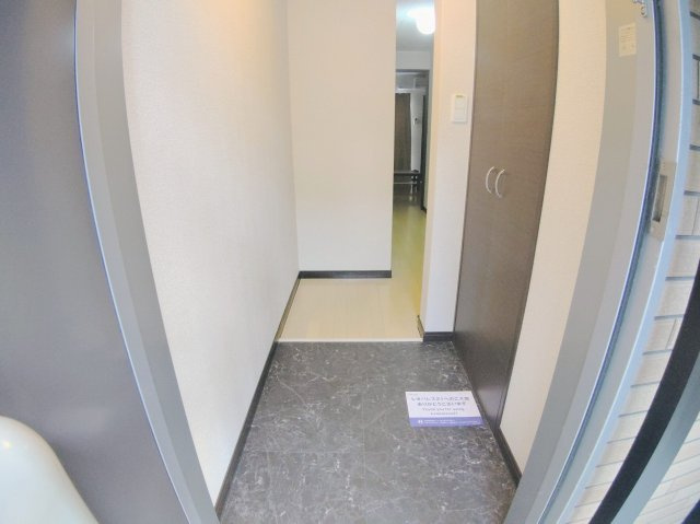 レオネクスト学校町通の玄関