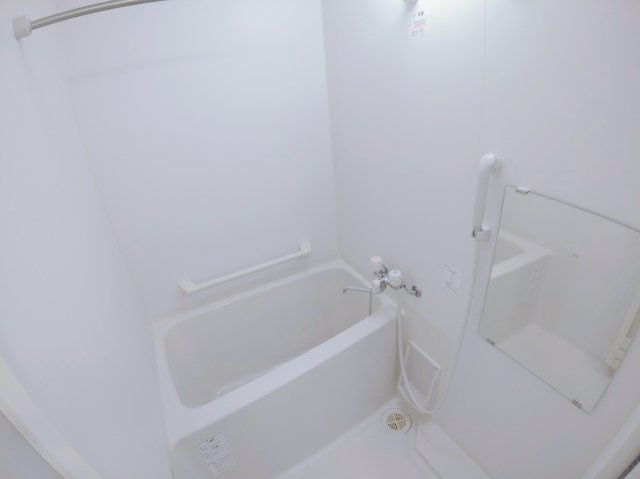 レオネクスト学校町通の浴室