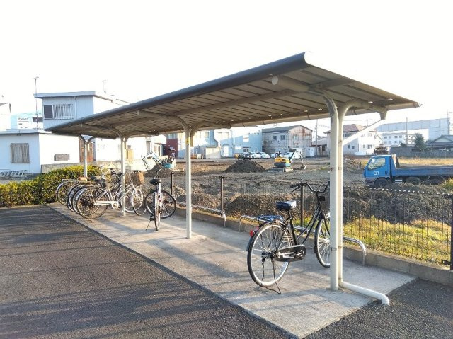 レオパレス川之江中央のその他