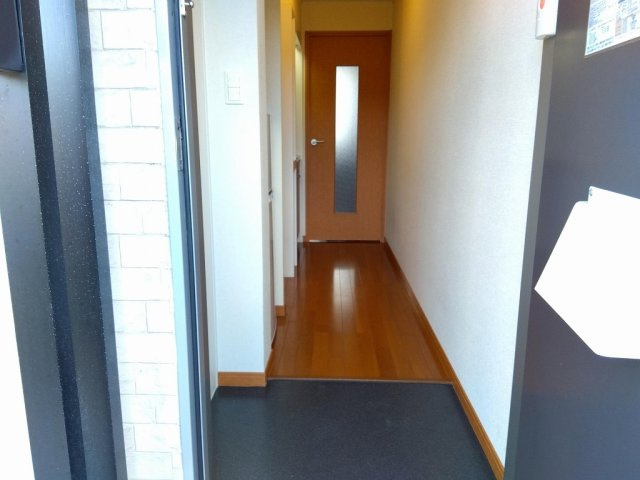 レオパレス川之江中央の玄関